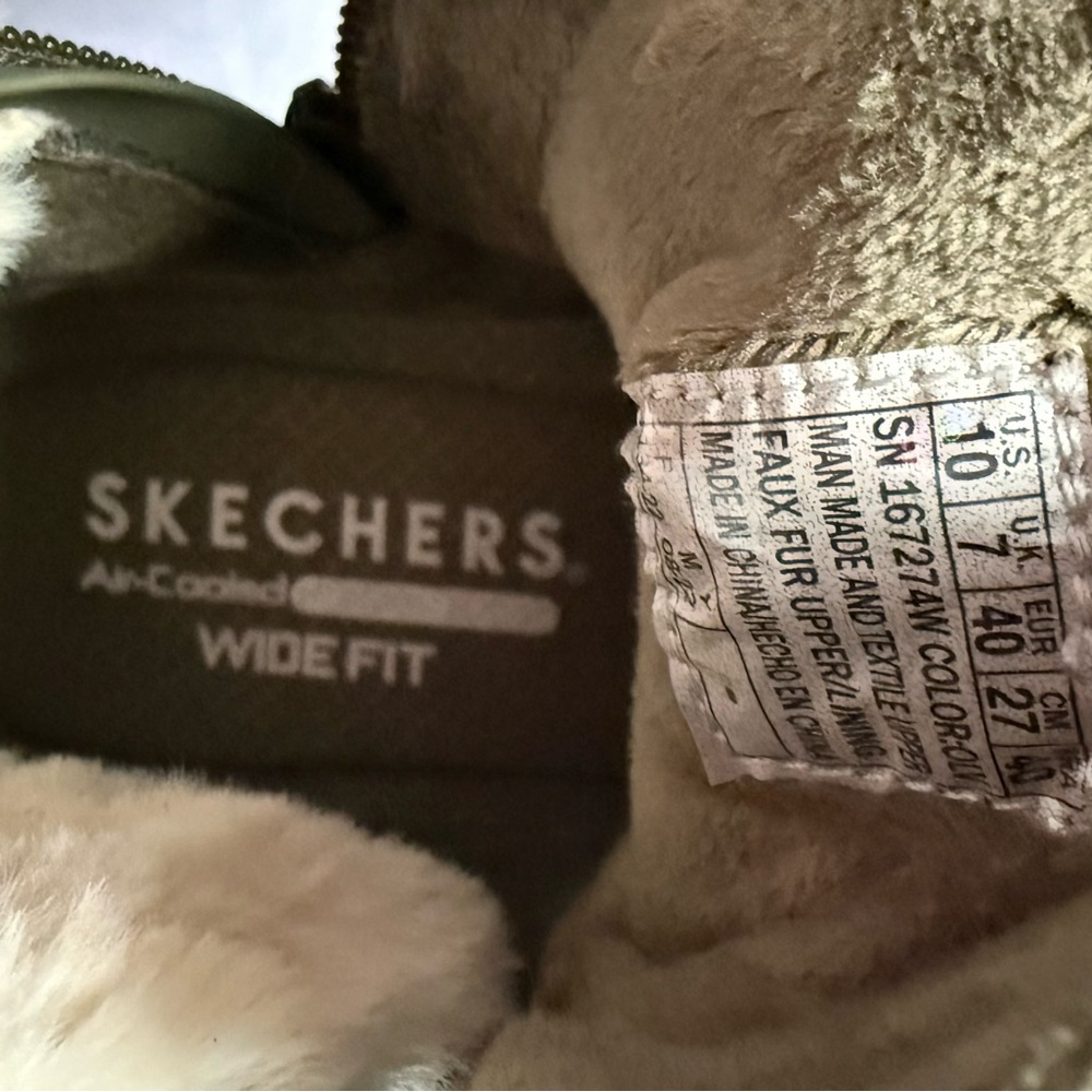 Skechers Women's Green‎ Winter Boots with Plush Lining - Picture 5 of 9